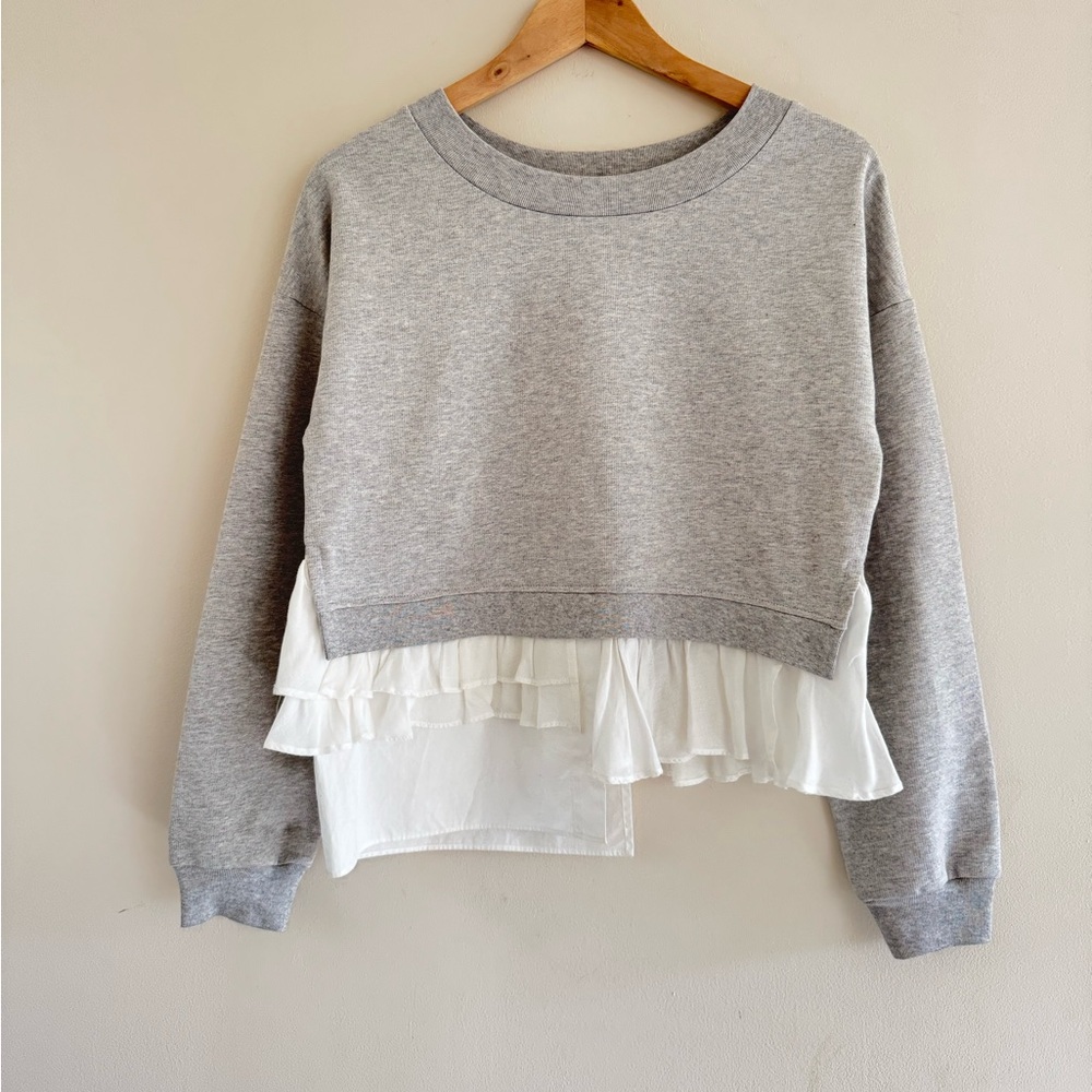 Boutique Moschino Gray Layered Top White‎ Ruffle Hem Size Small